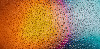 Jak myć okna drewniane?