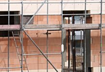 Jak Ocieplić okno pod parapetem? Jak Ocieplić okno pod parapetem?